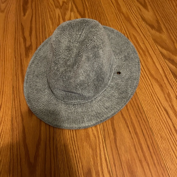 Men’s hat - Picture 1 of 3
